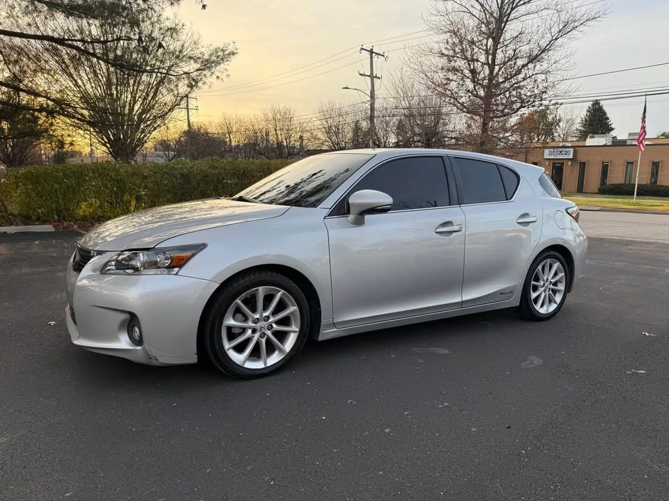 2012 Lexus CT - Image 2 of 19