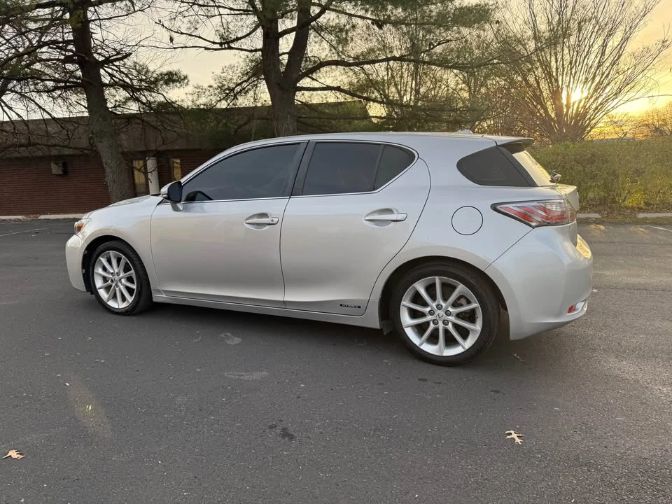 2012 Lexus CT - Image 9 of 19