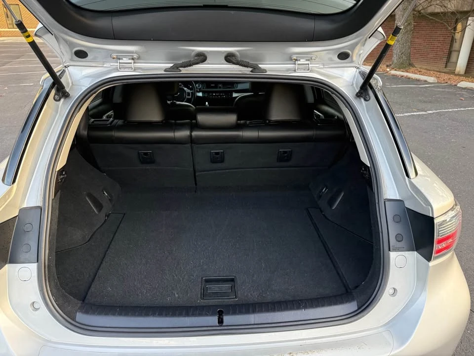 2012 Lexus CT - Image 16 of 19