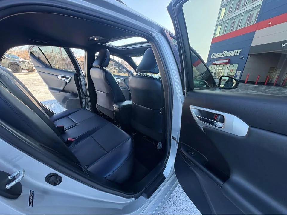 2012 Lexus CT - Image 9 of 18