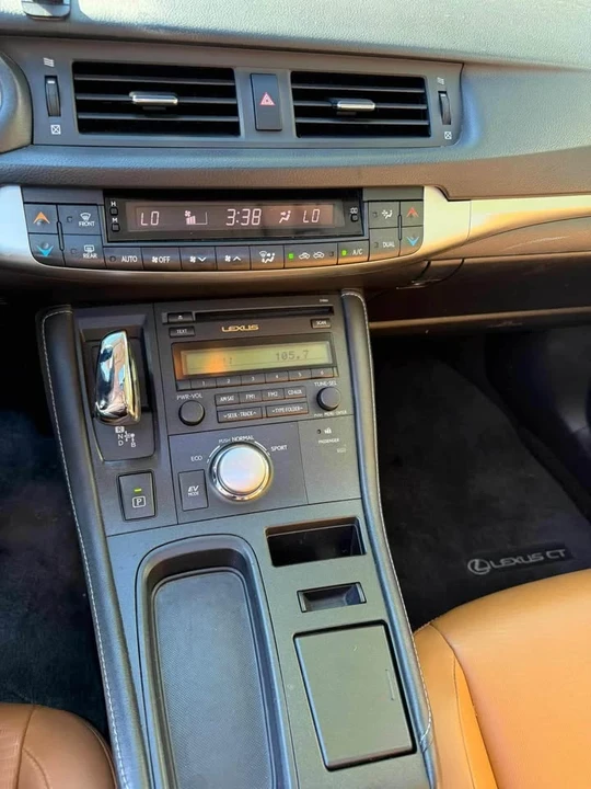2012 Lexus CT - Image 13 of 14
