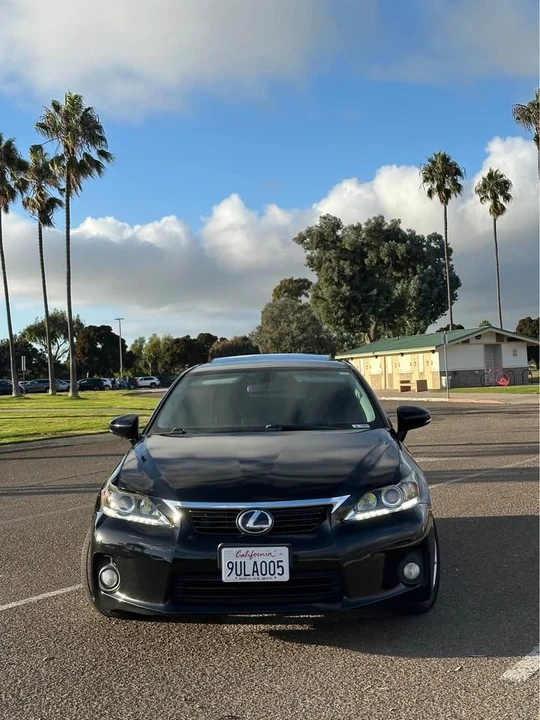 2012 Lexus CT - Image 2 of 9