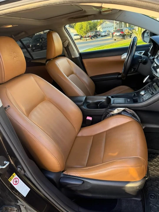 2012 Lexus CT - Image 11 of 13