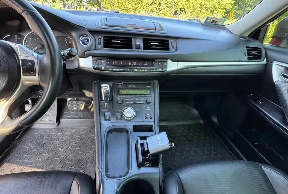 2012 Lexus CT - Image 12 of 17
