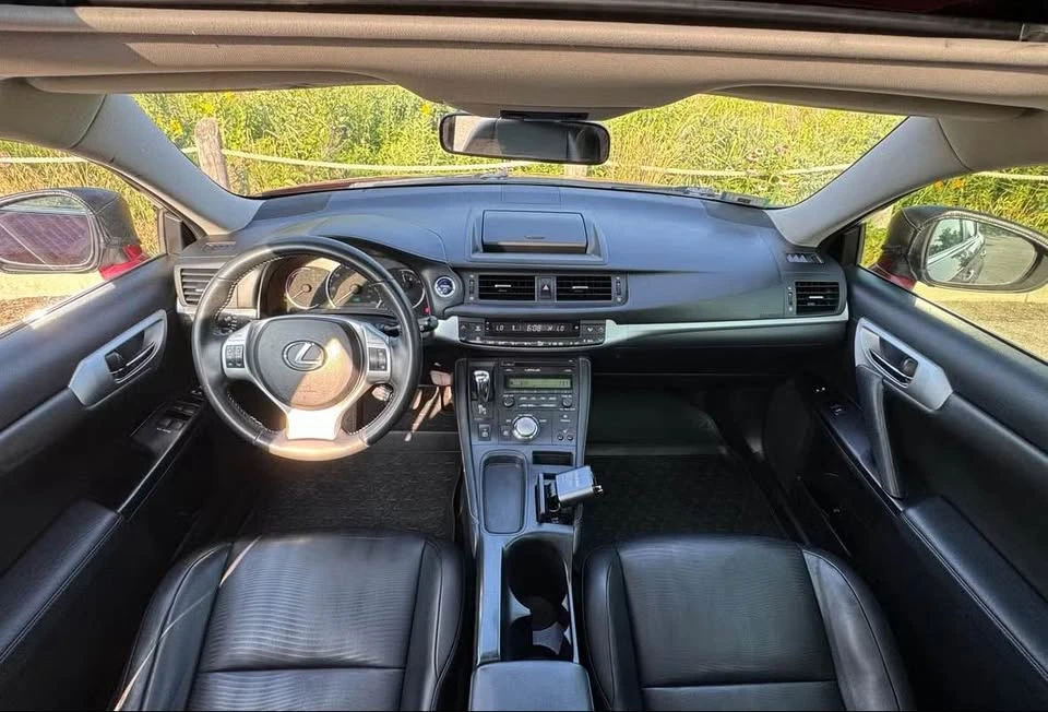 2012 Lexus CT - Image 11 of 17