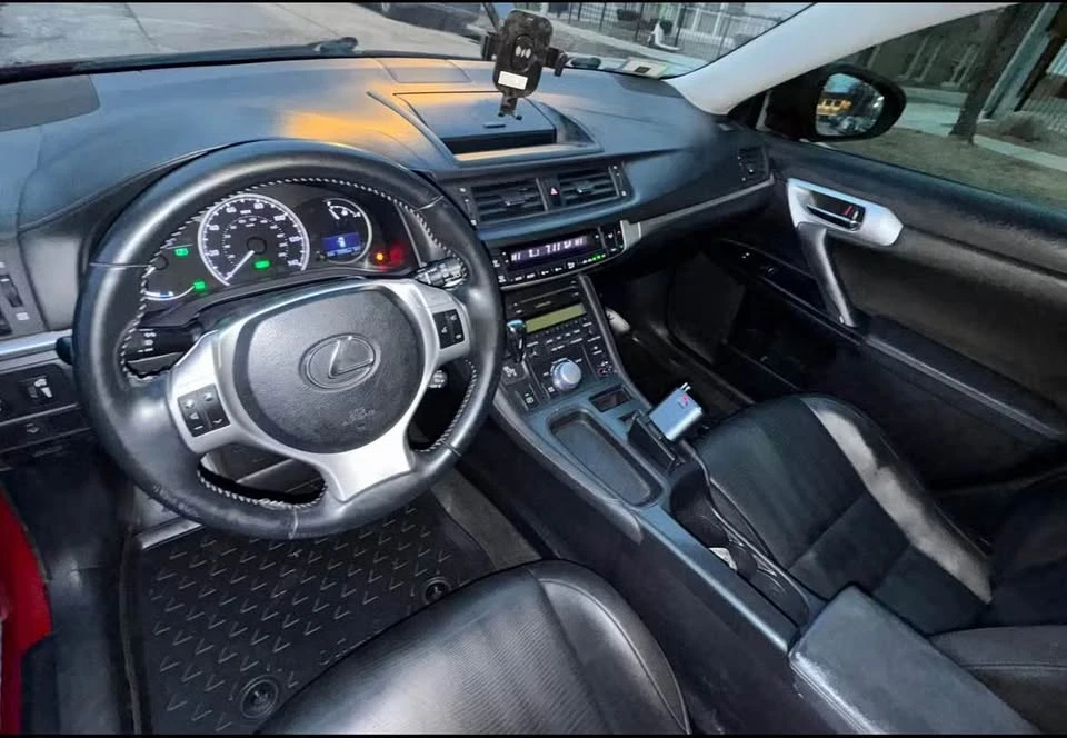 2012 Lexus CT - Image 13 of 17