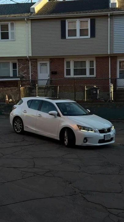 2012 Lexus CT - Image 2 of 7