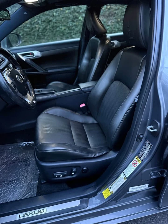 2012 Lexus CT - Image 10 of 15