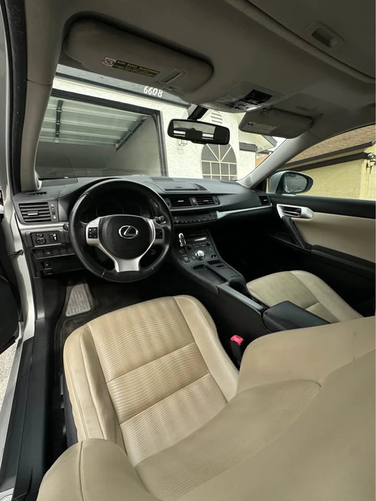 2012 Lexus CT - Image 8 of 8