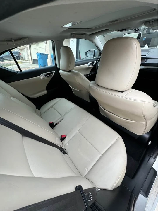 2012 Lexus CT - Image 6 of 8