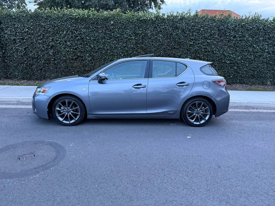2012 Lexus CT - Image 2 of 15
