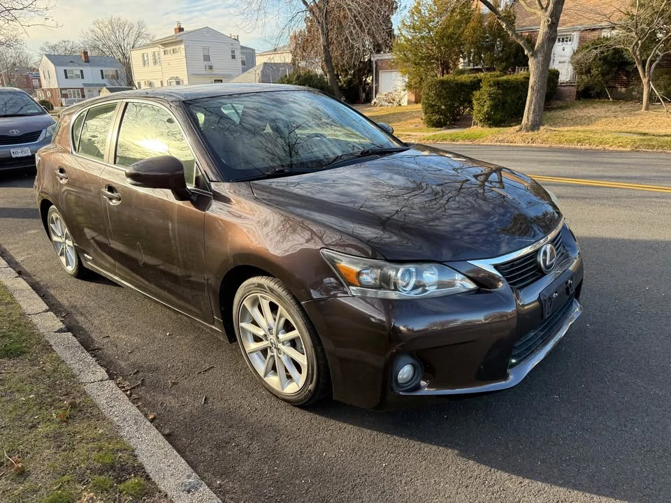 2012 Lexus CT - Image 2 of 8