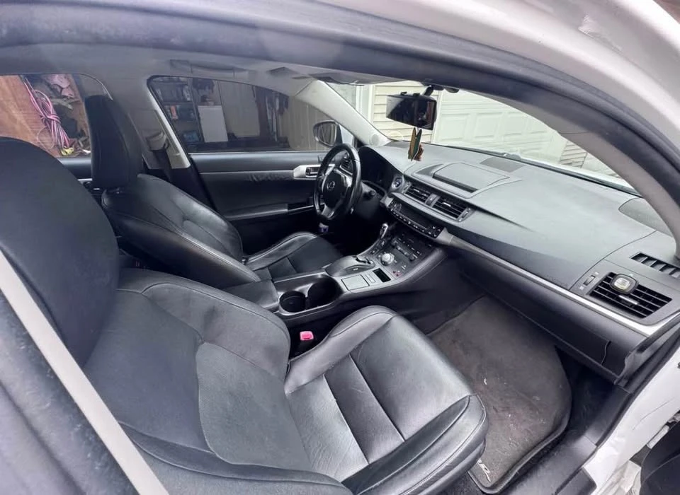2012 Lexus CT - Image 8 of 10