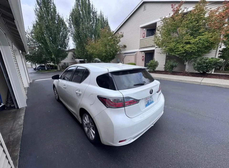 2012 Lexus CT - Image 4 of 10