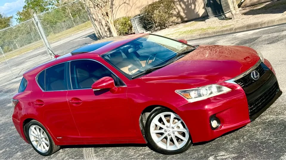 2012 Lexus CT - Image 2 of 17