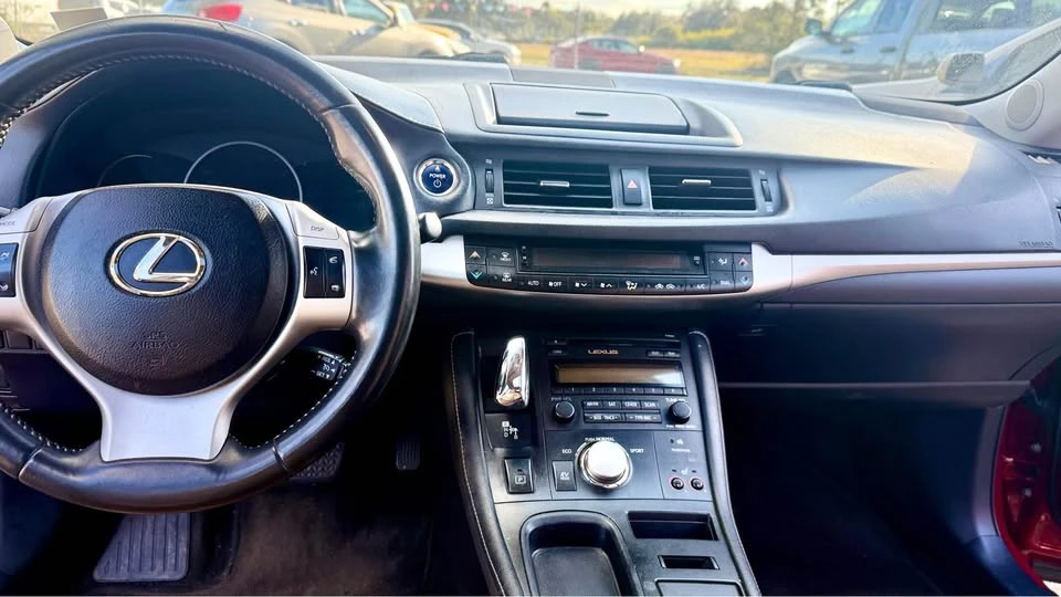 2012 Lexus CT - Image 16 of 17