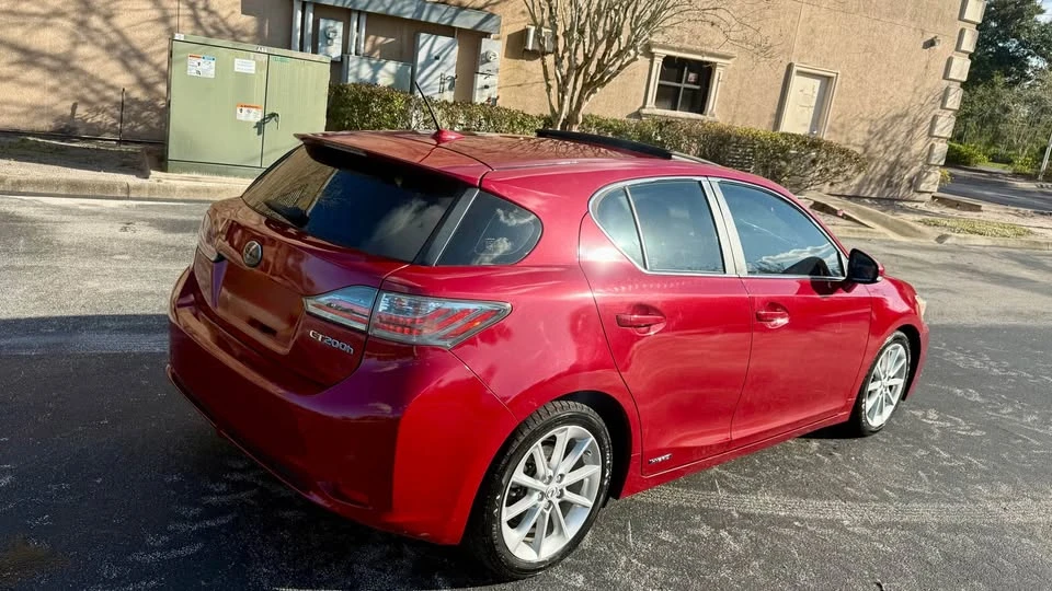 2012 Lexus CT - Image 2 of 18