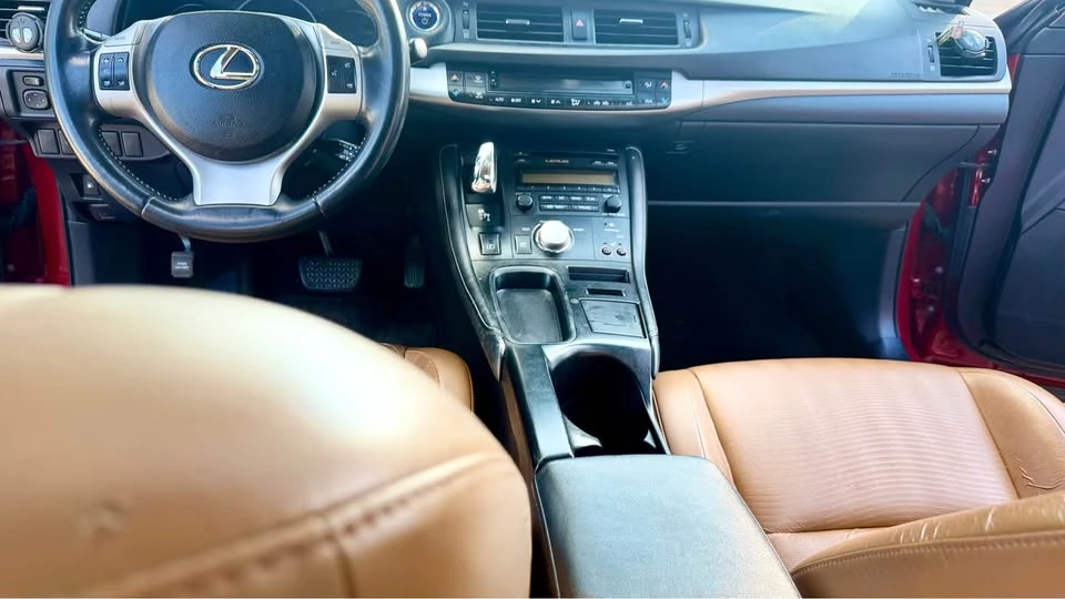 2012 Lexus CT - Image 18 of 20