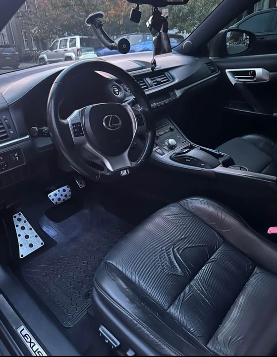 2012 Lexus CT - Image 5 of 5