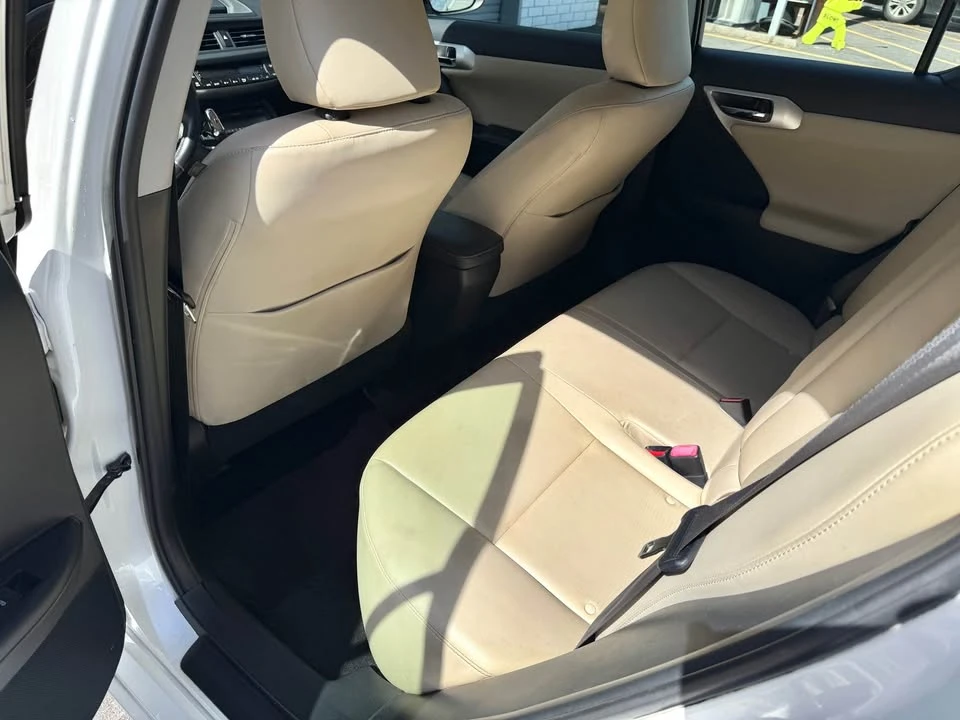 2012 Lexus CT - Image 8 of 8
