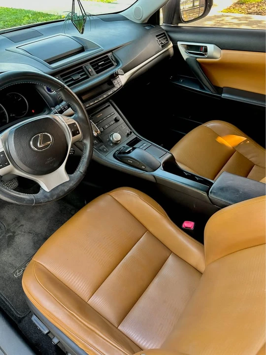 2012 Lexus CT - Image 8 of 10