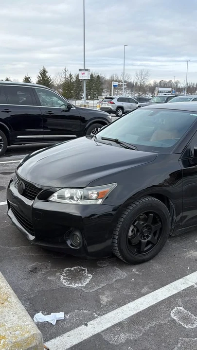 2012 Lexus CT - Image 2 of 11