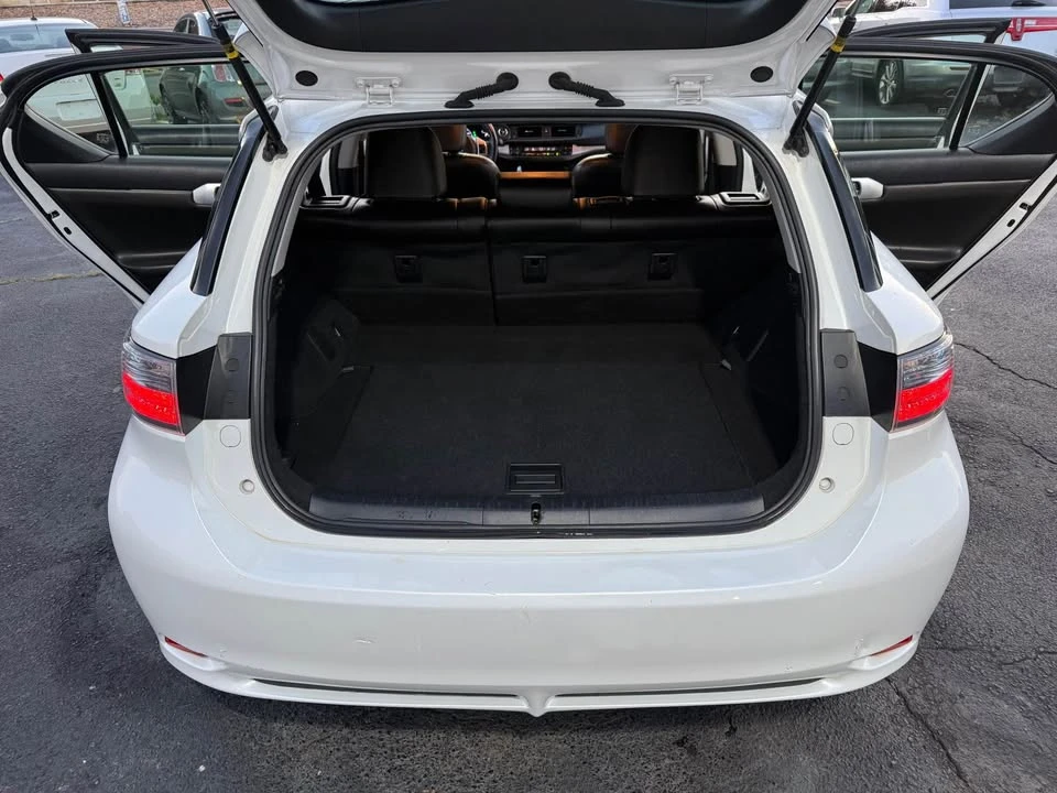 2012 Lexus CT - Image 12 of 19