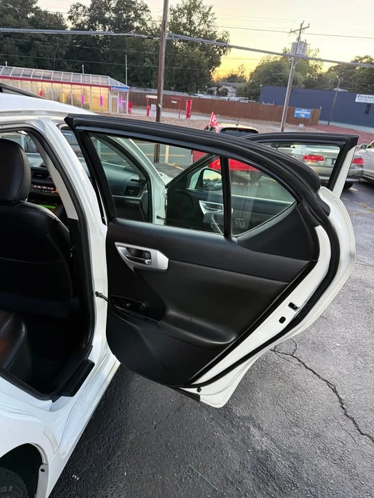 2012 Lexus CT - Image 15 of 19