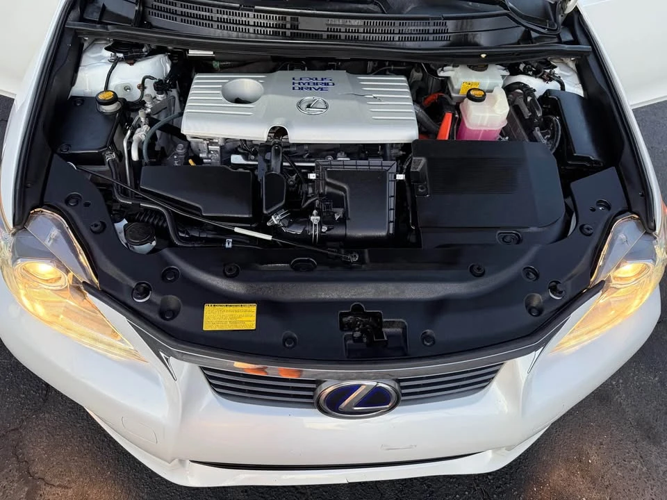 2012 Lexus CT - Image 18 of 19