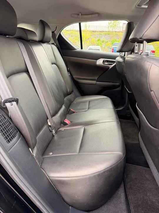 2012 Lexus CT - Image 19 of 20
