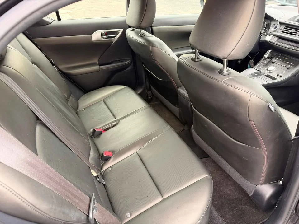 2012 Lexus CT - Image 18 of 20