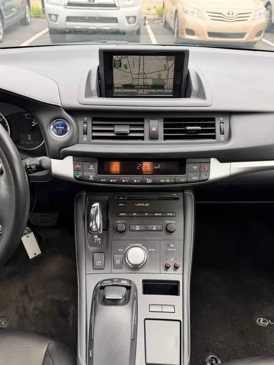 2012 Lexus CT - Image 16 of 20