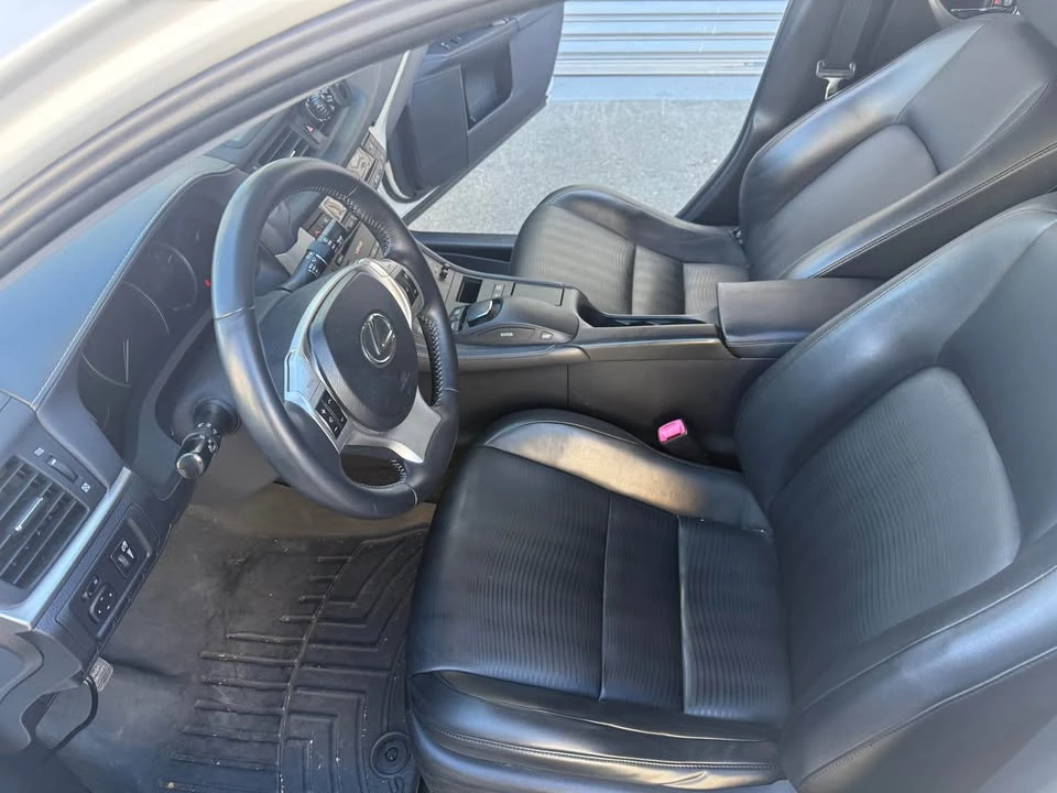 2012 Lexus CT - Image 8 of 9