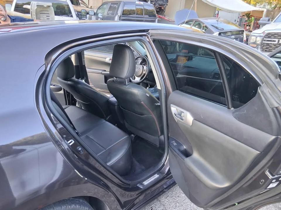 2012 Lexus CT - Image 2 of 10