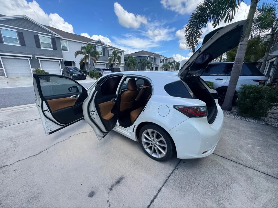 2012 Lexus CT - Image 11 of 12