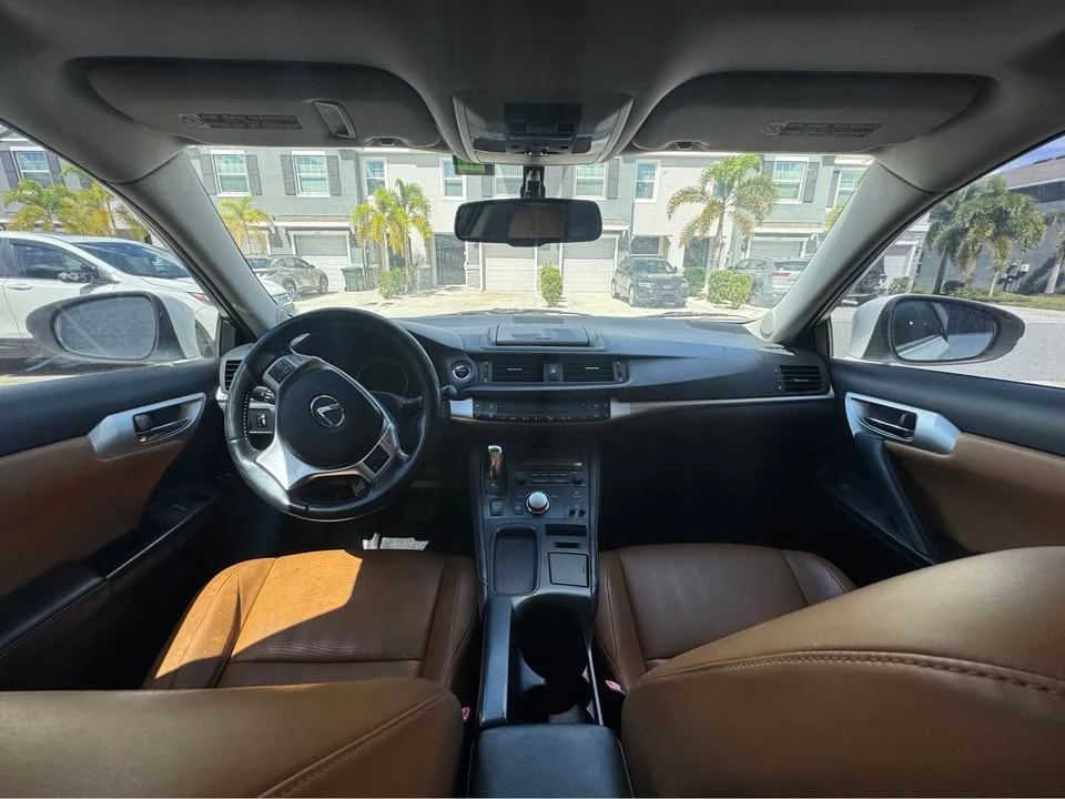 2012 Lexus CT - Image 9 of 12
