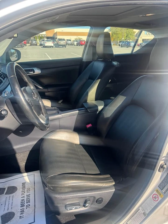 2012 Lexus CT - Image 4 of 8