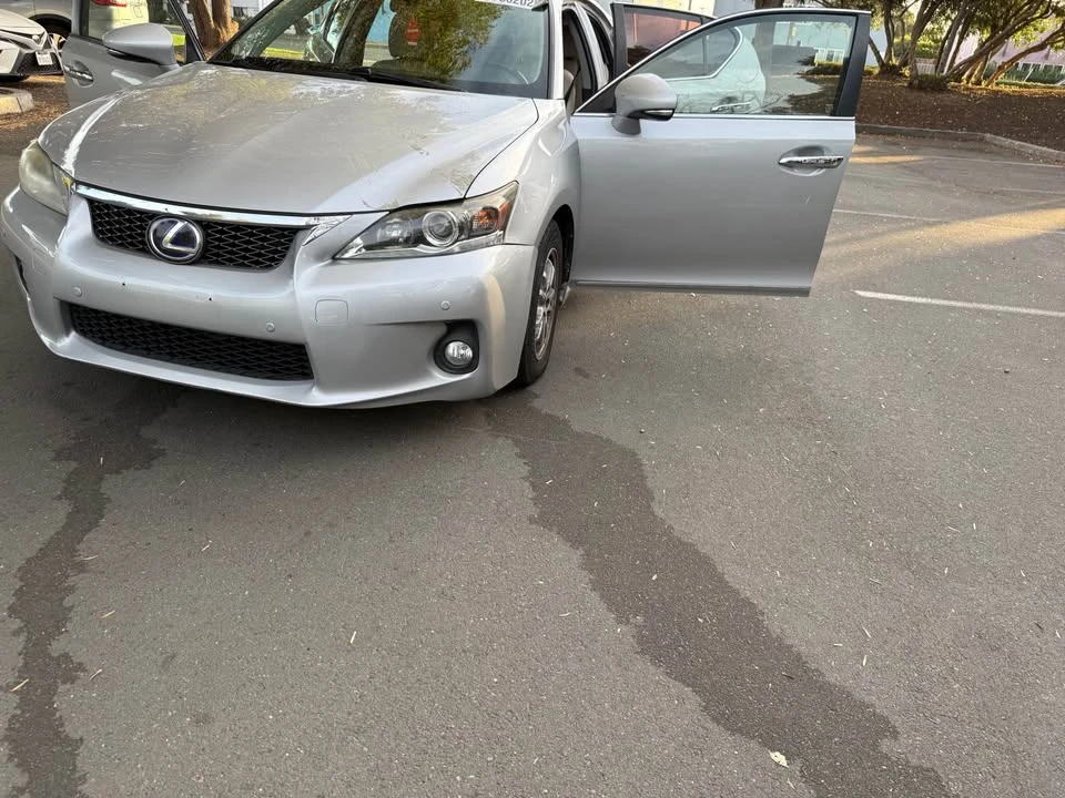 2012 Lexus CT - Image 2 of 8