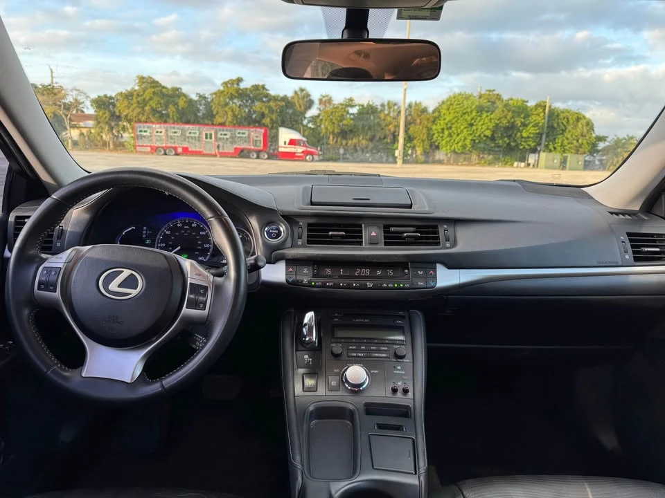2012 Lexus CT - Image 14 of 14