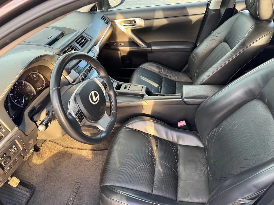 2012 Lexus CT - Image 11 of 14