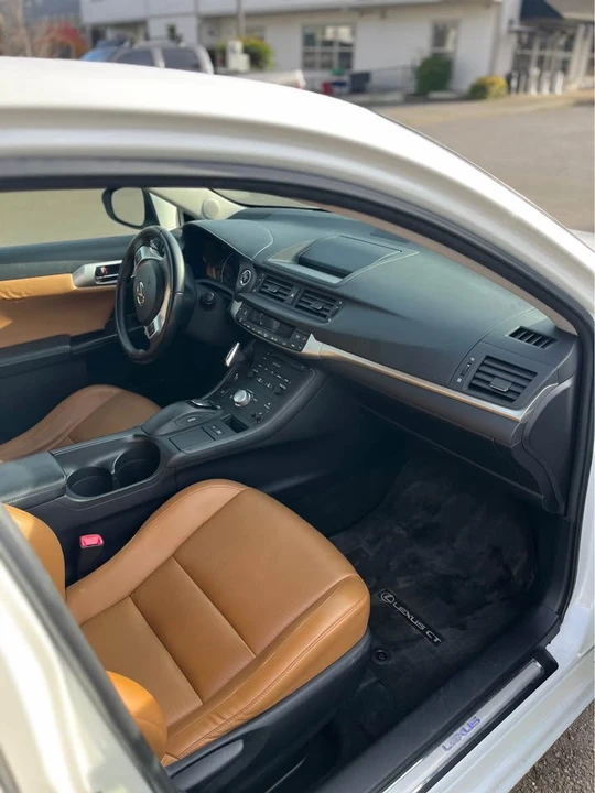 2012 Lexus - Image 9 of 14