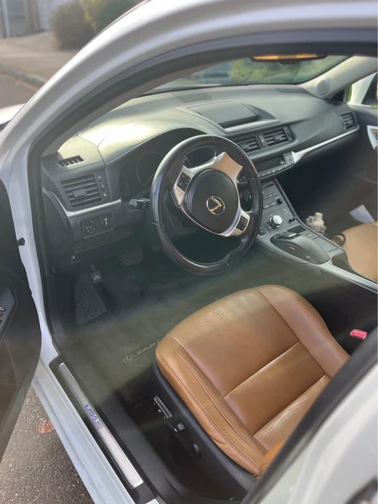 2012 Lexus - Image 7 of 14