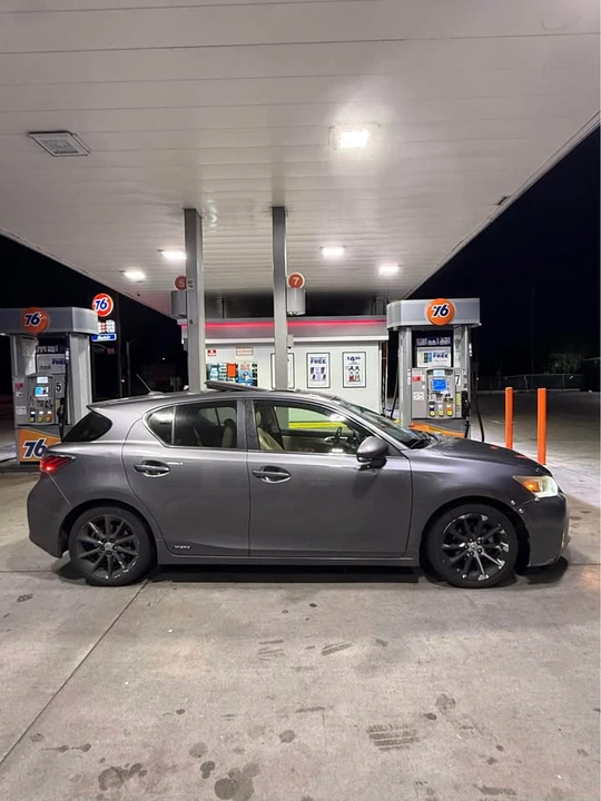 2012 Lexus CT - Image 2 of 12