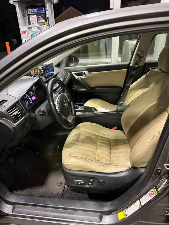 2012 Lexus CT - Image 11 of 12
