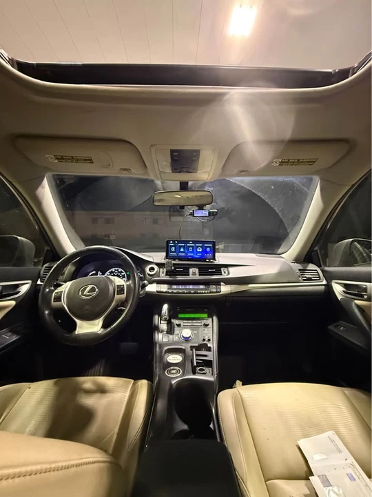 2012 Lexus CT - Image 9 of 12