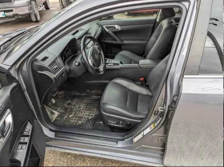2012 Lexus CT - Image 2 of 8
