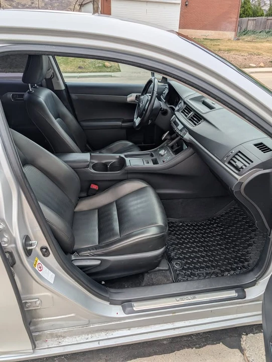 2012 Lexus CT - Image 15 of 18