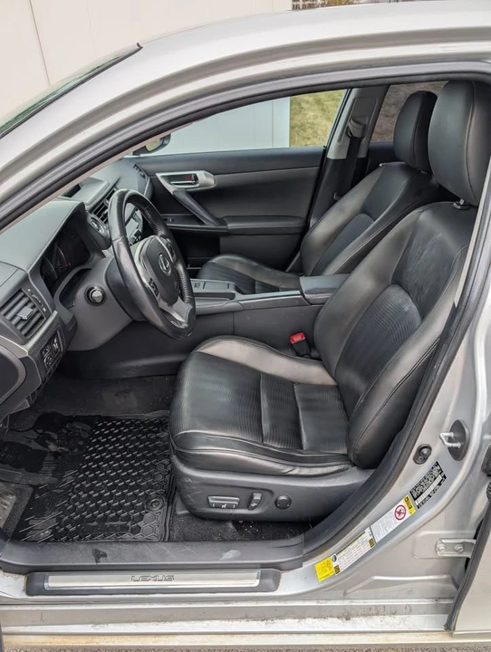 2012 Lexus CT - Image 13 of 18