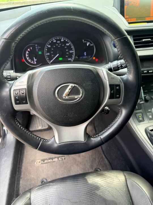 2012 Lexus CT - Image 12 of 16