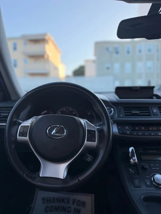 2012 Lexus CT - Image 11 of 14